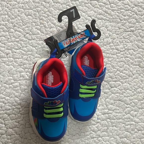 NWT PJ Masks Toddler Boys  Light Up Shoes Size 7 and 8 - Picture 7 of 7